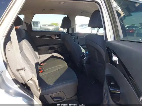 5XYPG4A31KG531442 2019 KIA SORENTO - Image 8