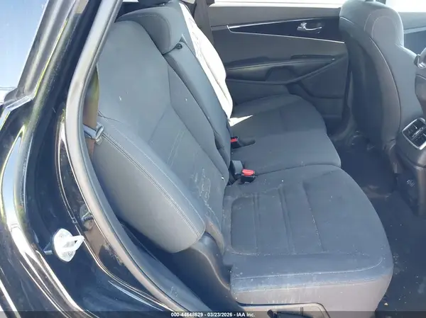 5XYPG4A31KG531800 2019 KIA SORENTO - Image 8