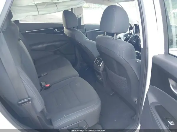 5XYPG4A31KG536740 2019 KIA SORENTO - Image 8
