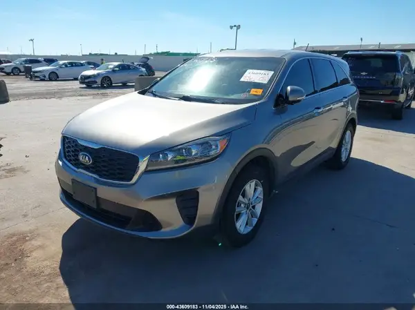 5XYPG4A31KG541937 2019 KIA SORENTO - Image 2