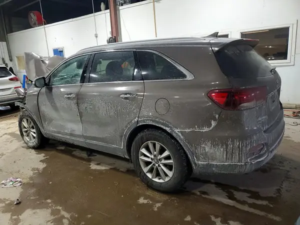 5XYPG4A31KG563601 2019 KIA SORENTO - Image 2