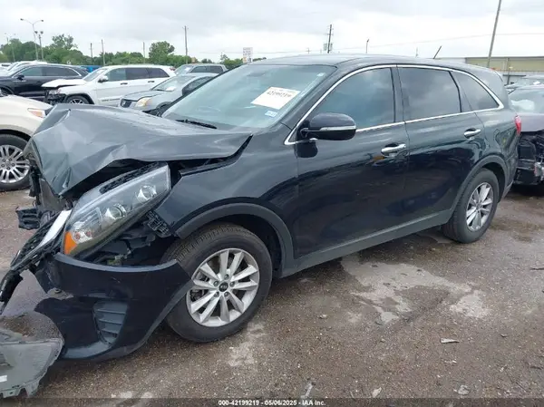 5XYPG4A31KG564781 2019 KIA SORENTO - Image 2