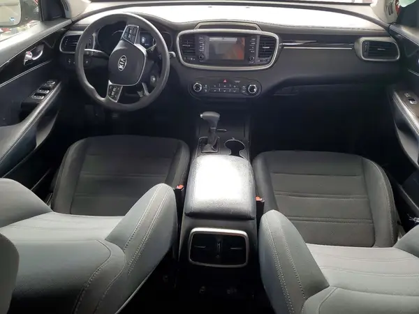 5XYPG4A31KG569365 2019 KIA SORENTO - Image 8