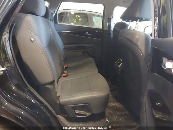 5XYPG4A31KG569592 2019 KIA SORENTO - Image 8