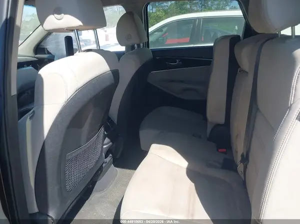 5XYPG4A31KG575425 2019 KIA SORENTO - Image 8