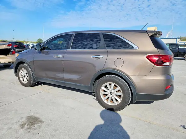 5XYPG4A31KG576154 2019 KIA SORENTO - Image 2