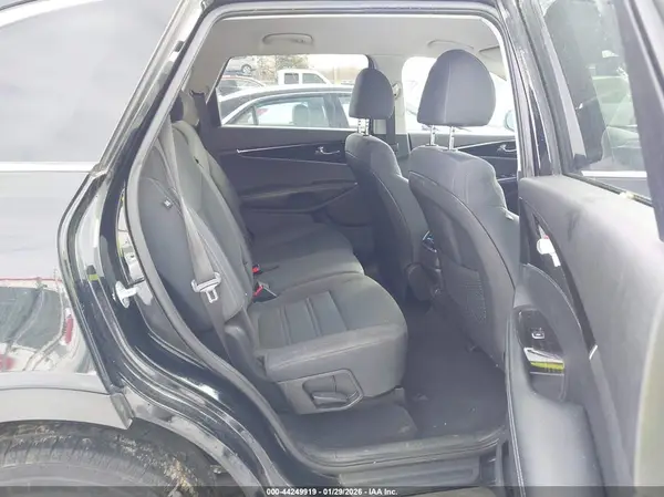 5XYPG4A31KG578003 2019 KIA SORENTO - Image 8