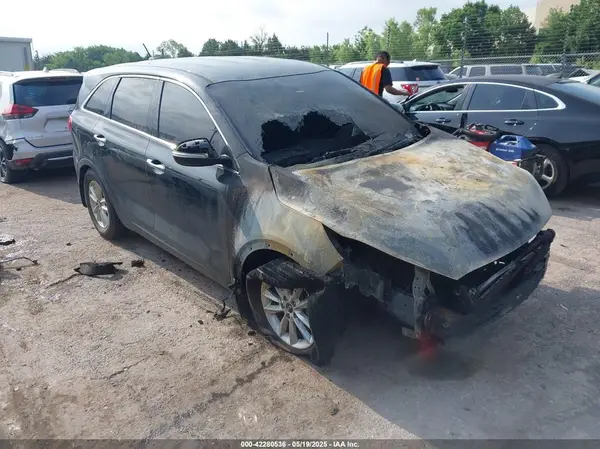 5XYPG4A31KG579362 2019 KIA SORENTO - Image 1