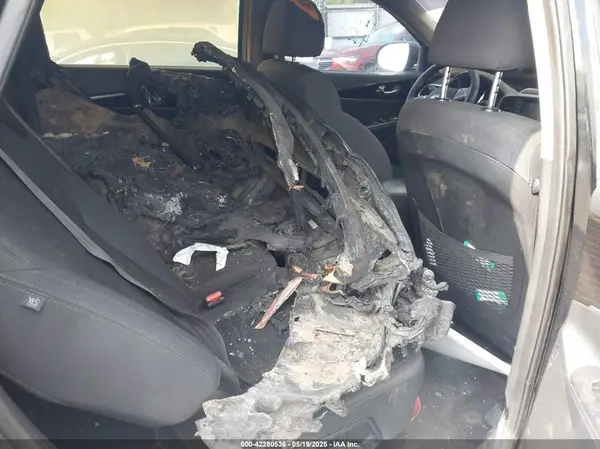 5XYPG4A31KG579362 2019 KIA SORENTO - Image 8