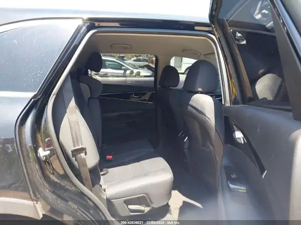 5XYPG4A31KG580821 2019 KIA SORENTO - Image 8