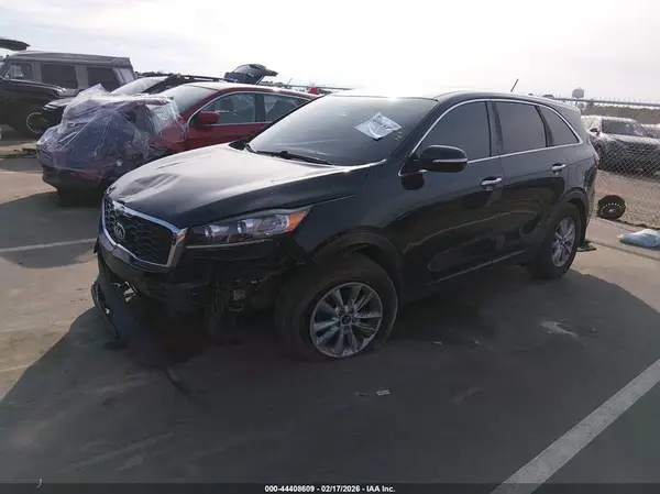 5XYPG4A31KG584383 2019 KIA SORENTO - Image 2