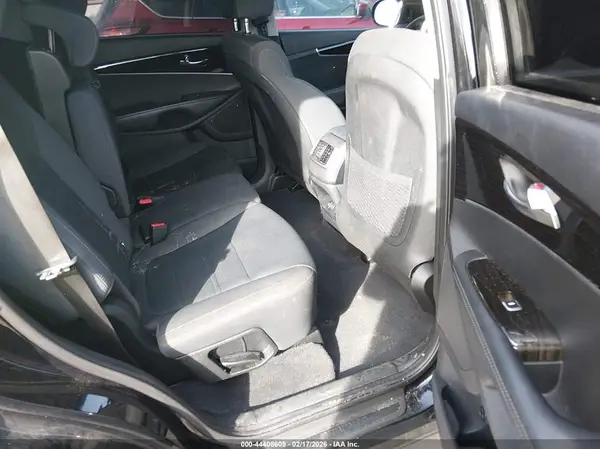 5XYPG4A31KG584383 2019 KIA SORENTO - Image 8