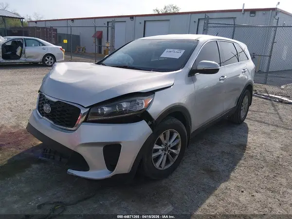5XYPG4A31KG585128 2019 KIA SORENTO - Image 2