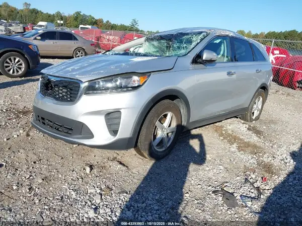 5XYPG4A31KG585551 2019 KIA SORENTO - Image 2