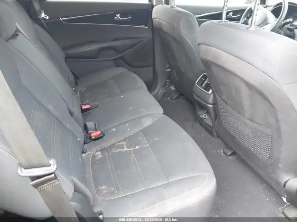 5XYPG4A31KG586988 2019 KIA SORENTO - Image 8