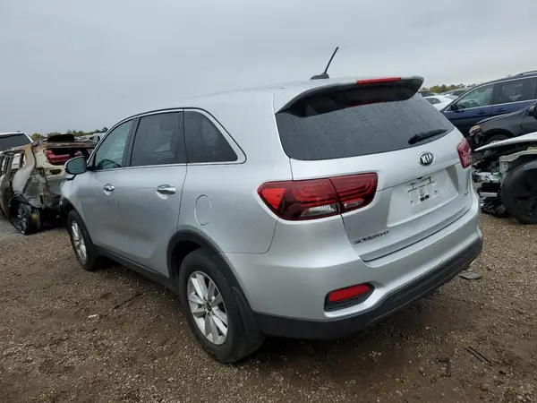 5XYPG4A31KG592774 2019 KIA SORENTO - Image 2