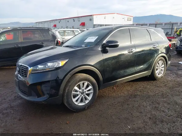 5XYPG4A31KG597781 2019 KIA SORENTO - Image 2