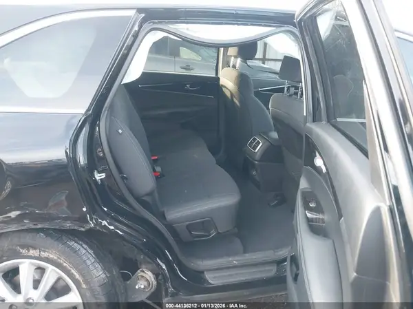 5XYPG4A31KG597781 2019 KIA SORENTO - Image 8