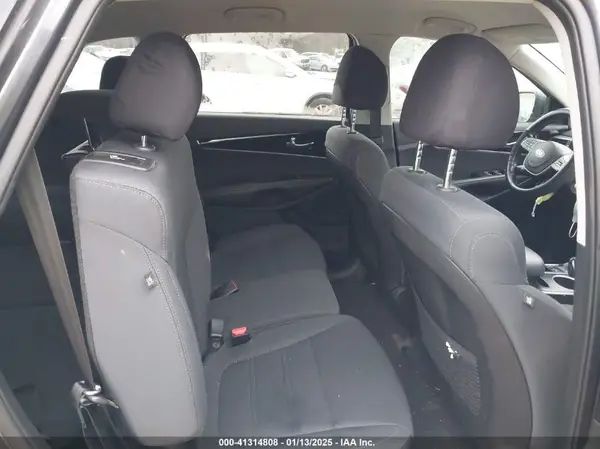 5XYPG4A31KG603188 2019 KIA SORENTO - Image 8