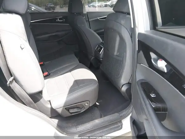 5XYPG4A31LG634183 2020 KIA SORENTO - Image 8