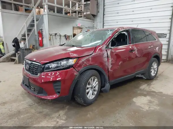 5XYPG4A31LG648049 2020 KIA SORENTO - Image 2