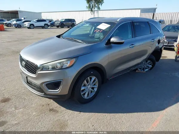 5XYPG4A32GG016134 2016 KIA SORENTO - Image 2