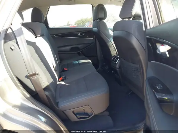 5XYPG4A32GG016134 2016 KIA SORENTO - Image 8