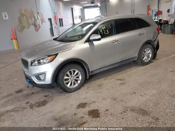 5XYPG4A32GG020894 2016 KIA SORENTO - Image 2