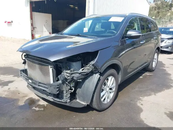 5XYPG4A32GG023875 2016 KIA SORENTO - Image 2