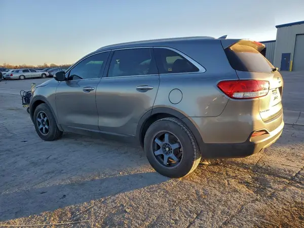 5XYPG4A32GG028008 2016 KIA SORENTO - Image 2