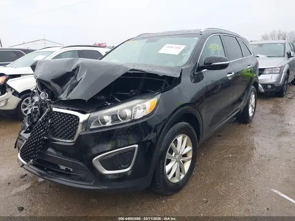 5XYPG4A32GG030132 2016 KIA SORENTO - Image 2