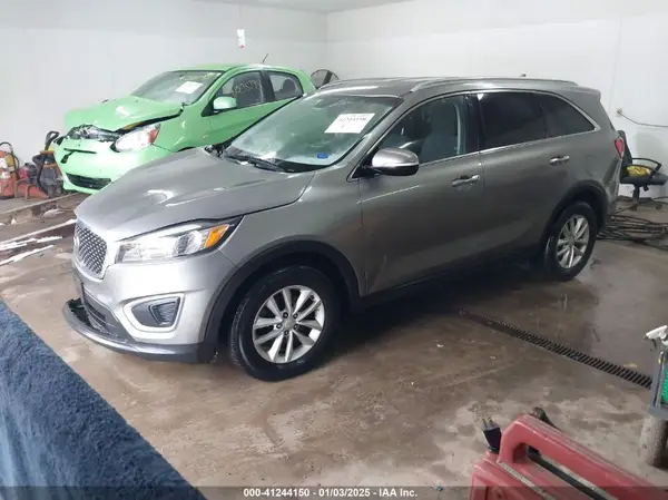 5XYPG4A32GG030616 2016 KIA SORENTO - Image 2