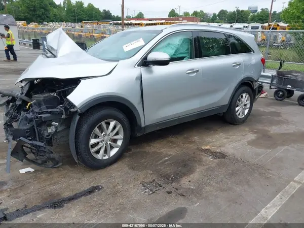 5XYPG4A32GG039767 2016 KIA SORENTO - Image 2