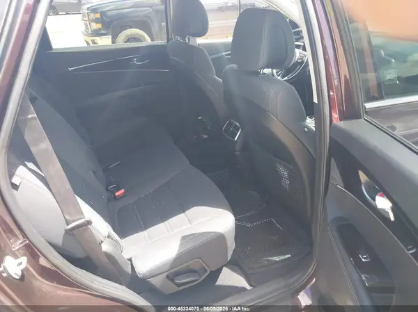5XYPG4A32GG056763 2016 KIA SORENTO - Image 8