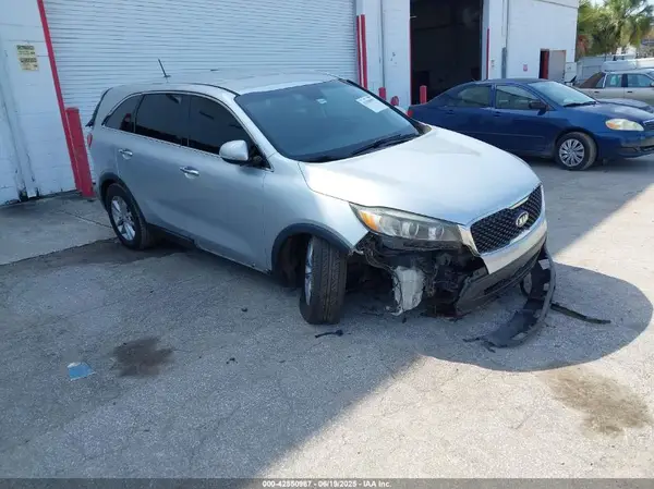 5XYPG4A32GG061560 2016 KIA SORENTO - Image 1