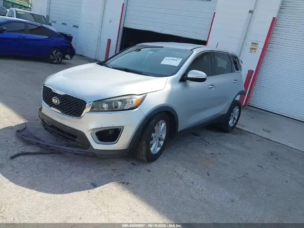5XYPG4A32GG061560 2016 KIA SORENTO - Image 2