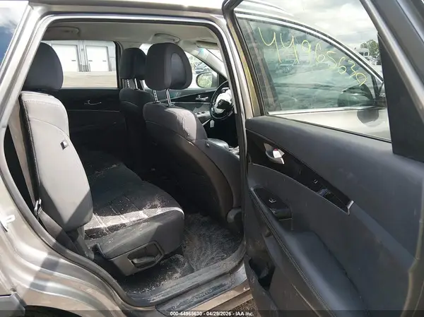 5XYPG4A32GG065608 2016 KIA SORENTO - Image 8