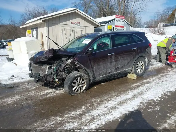 5XYPG4A32GG067553 2016 KIA SORENTO - Image 2