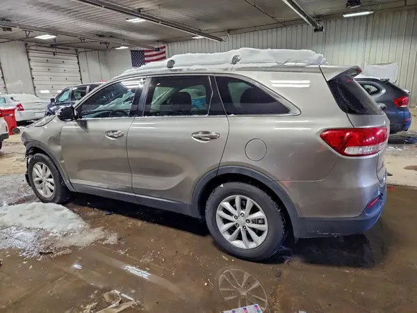 5XYPG4A32GG076804 2016 KIA SORENTO - Image 2