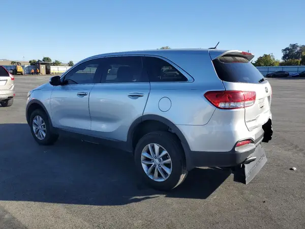 5XYPG4A32GG077628 2016 KIA SORENTO - Image 2