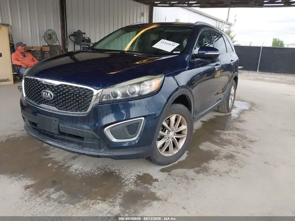 5XYPG4A32GG081369 2016 KIA SORENTO - Image 2