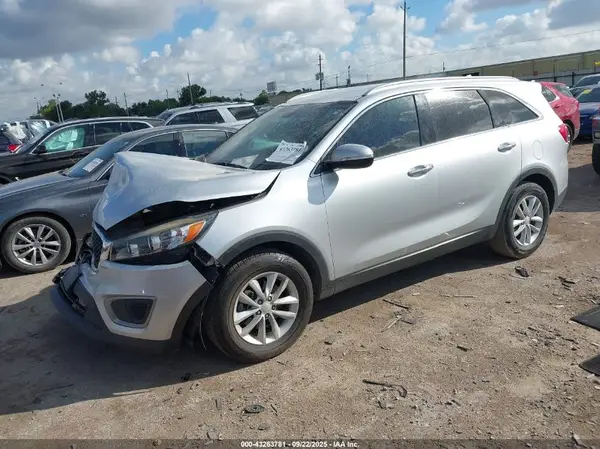 5XYPG4A32GG083011 2016 KIA SORENTO - Image 2