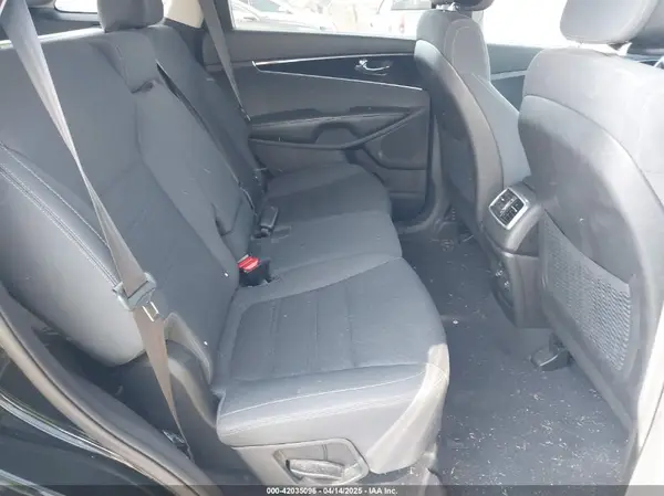 5XYPG4A32GG086300 2016 KIA SORENTO - Image 8
