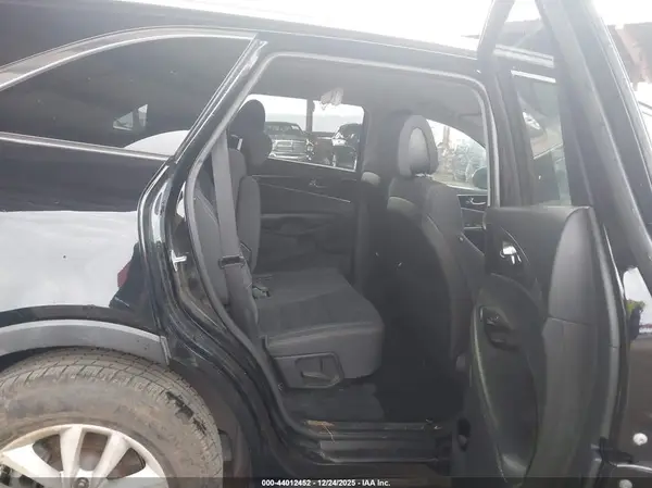 5XYPG4A32GG093537 2016 KIA SORENTO - Image 8