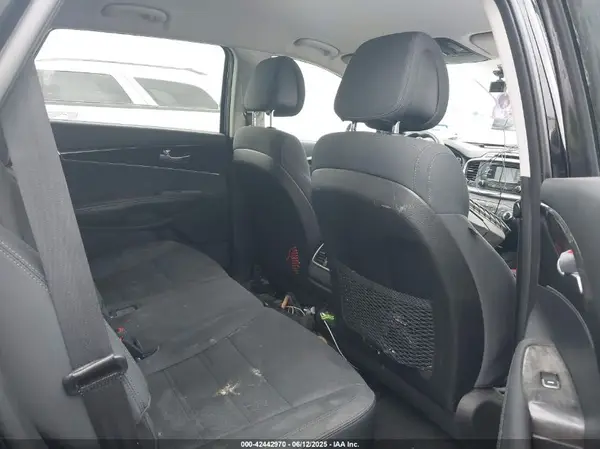 5XYPG4A32GG094087 2016 KIA SORENTO - Image 8