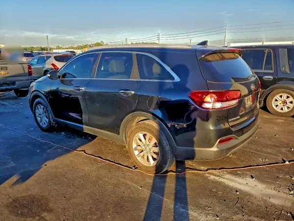 5XYPG4A32GG096003 2016 KIA SORENTO - Image 2