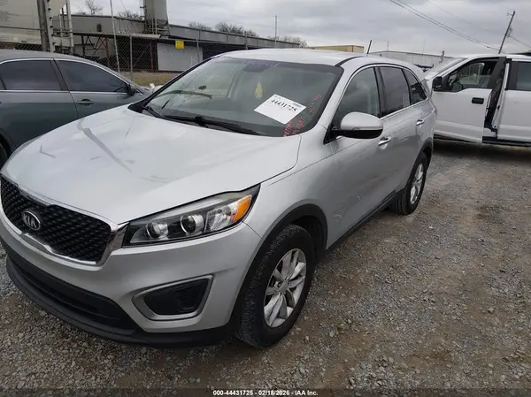 5XYPG4A32GG097880 2016 KIA SORENTO - Image 2