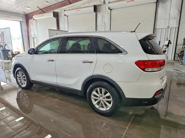 5XYPG4A32GG098205 2016 KIA SORENTO - Image 2