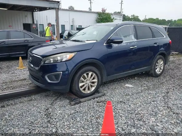 5XYPG4A32GG103998 2016 KIA SORENTO - Image 2