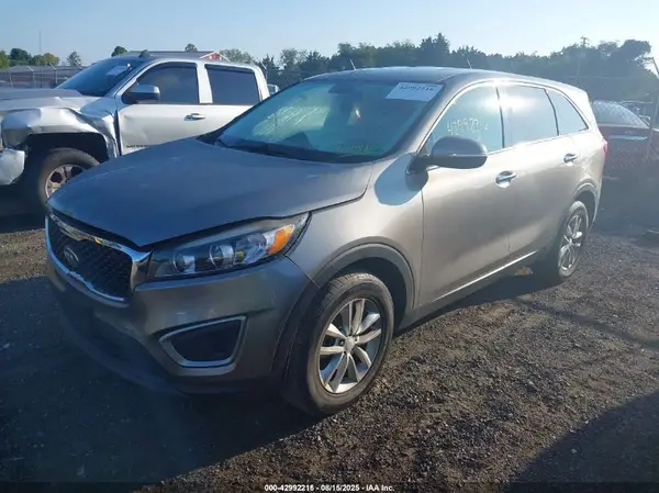 5XYPG4A32GG117402 2016 KIA SORENTO - Image 2